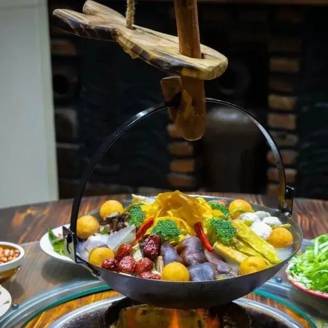 La Olla Colgante de Jinzhai- 金寨吊锅
