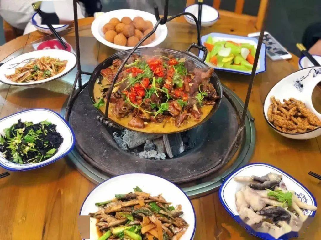 La Olla Colgante de Jinzhai- 金寨吊锅